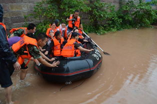 重慶公安消防網(wǎng) 橡皮艇在救援行動(dòng)中的關(guān)鍵作用